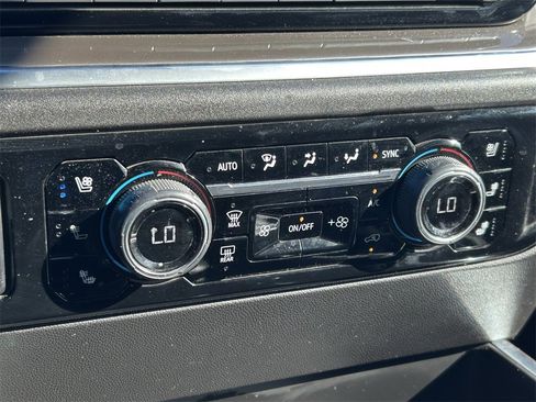 Used 2022 Chevrolet Silverado 1500 High Country w/ Technology Package image 34