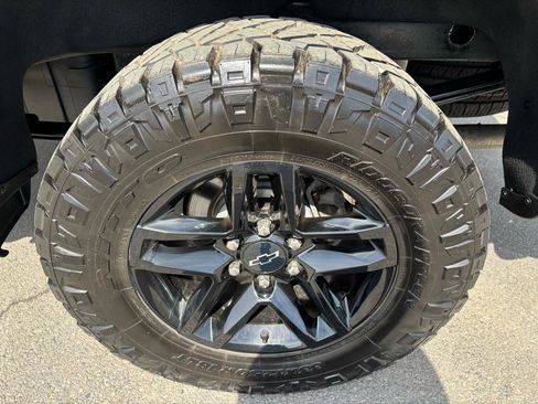 Used 2021 Chevrolet Silverado 1500 LT Trail Boss w/ Bed Protection Package image 11