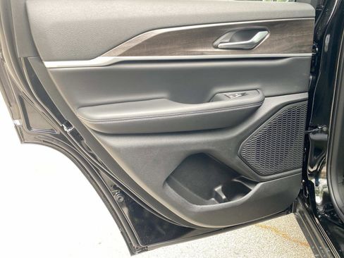 New 2026 Jeep Grand Cherokee Altitude RWD image 8