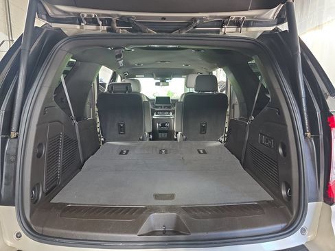 Used 2022 GMC Yukon SLT w/ SLT Luxury Package AWD/4WD image 14