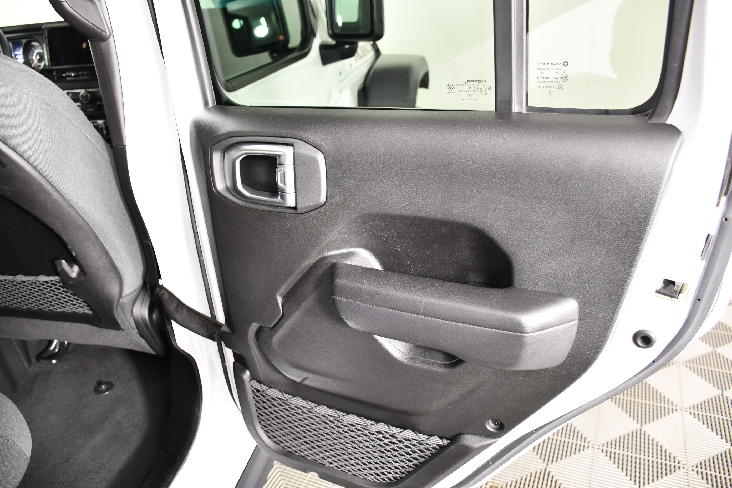 Used 2024 Jeep Wrangler Unlimited Rubicon AWD/4WD image 41