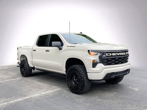 Used 2026 Chevrolet Silverado 1500 Custom w/ Turbomax Blackout Package AWD/4WD image 2