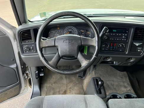Used 2004 Chevrolet Silverado 1500 LS w/ Light Duty Power Package image 14