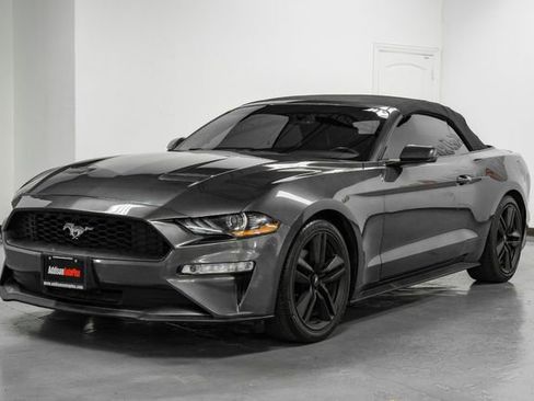 Used 2018 Ford Mustang Premium image 9