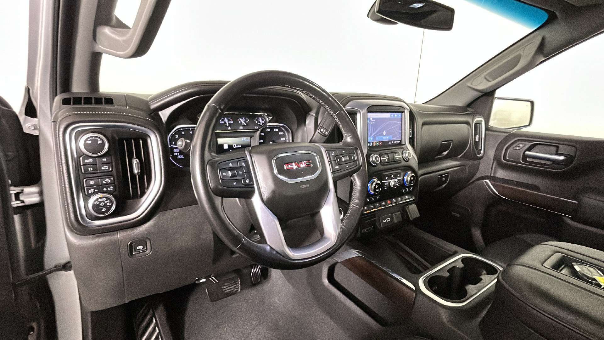 Used 2019 GMC Sierra 1500 SLT w/ SLT Premium Plus Package AWD/4WD image 17