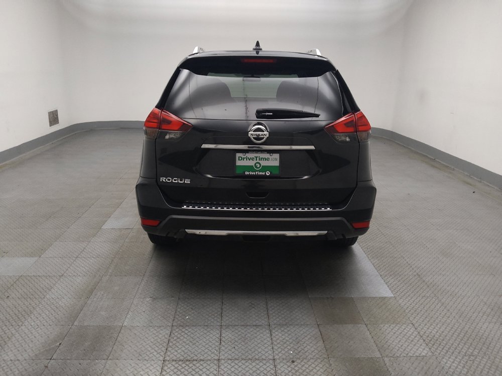 Used 2017 Nissan Rogue S w/ S Appearance Package FWD image 6