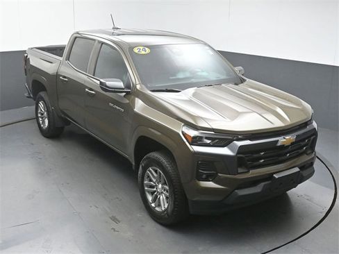 Used 2024 Chevrolet Colorado LT w/ LT Convenience Package III image 39