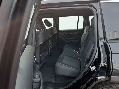 New 2026 Jeep Grand Cherokee Laredo AWD/4WD image 17