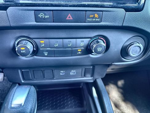 Used 2024 Nissan Frontier SV image 27