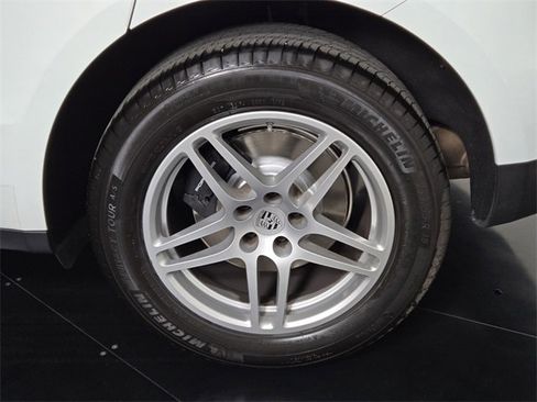 Used 2021 Porsche Macan image 11