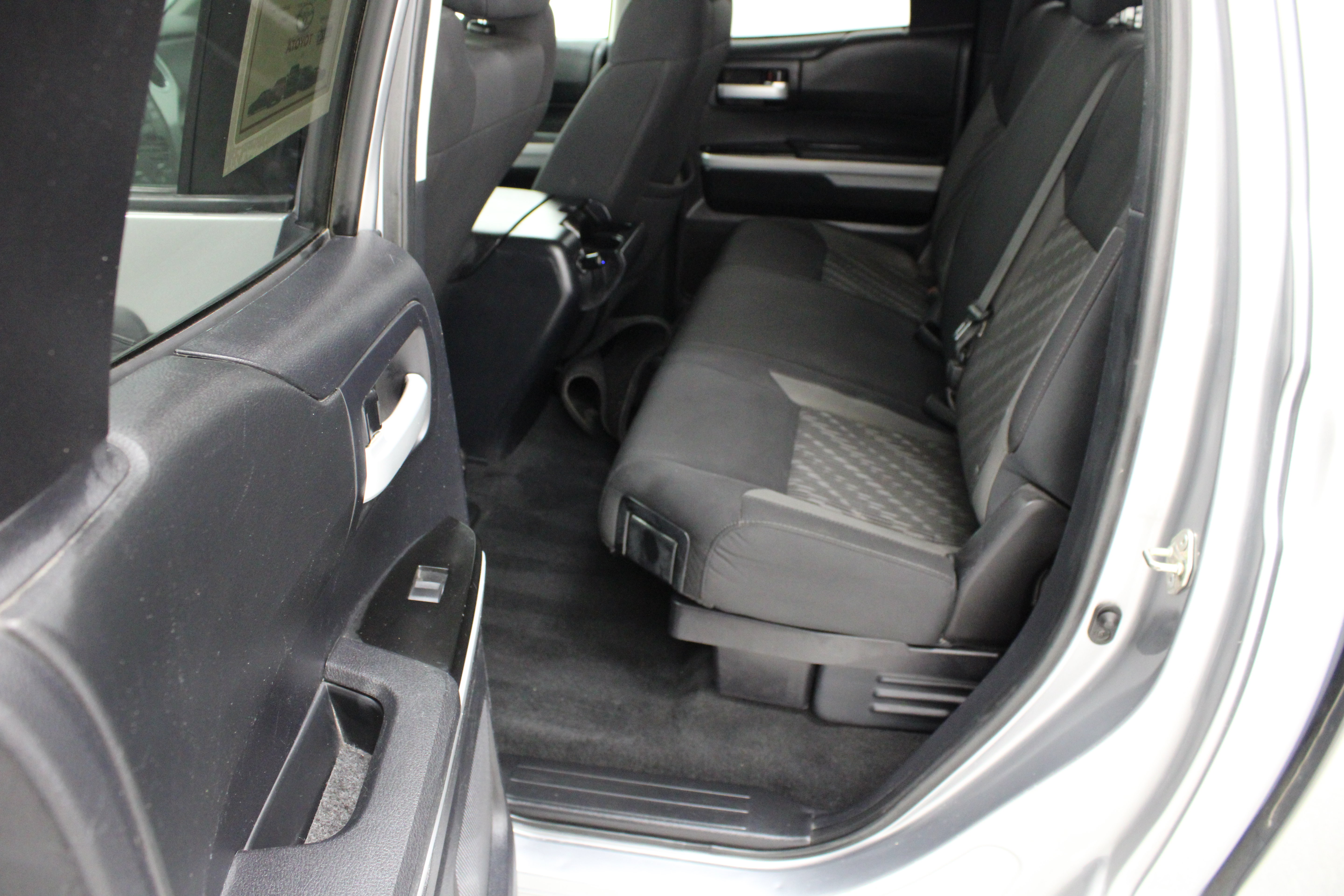 Used 2020 Toyota Tundra SR5 w/ SR5 Upgrade Package RWD image 28