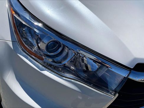 Used 2015 Toyota Highlander XLE AWD/4WD image 27