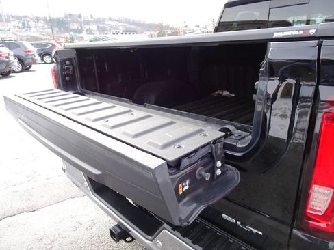 Used 2019 GMC Sierra 1500 SLT w/ SLT Premium Package image 12