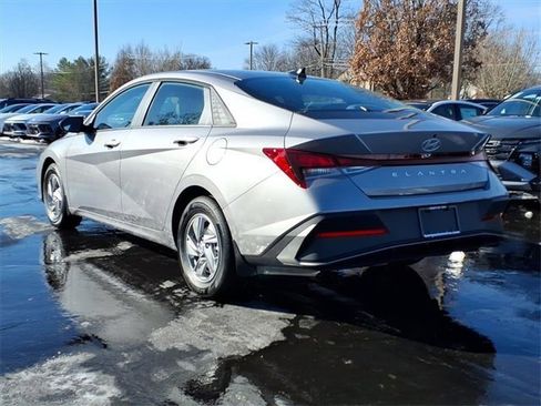New 2026 Hyundai Elantra SE image 6