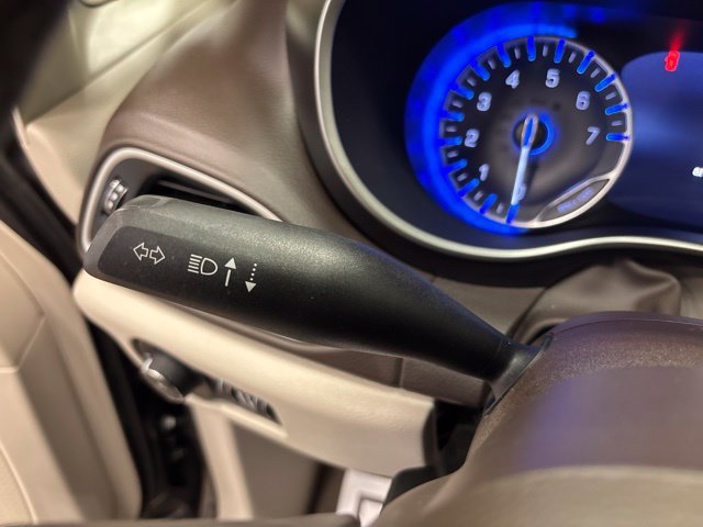 Used 2020 Chrysler Pacifica Touring-L w/ Advanced Safetytec Group FWD image 29