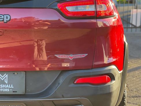 Used 2015 Jeep Cherokee Trailhawk w/ Leather Interior Group image 9