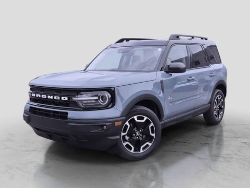 Used 2023 Ford Bronco Sport Outer Banks AWD/4WD image 1