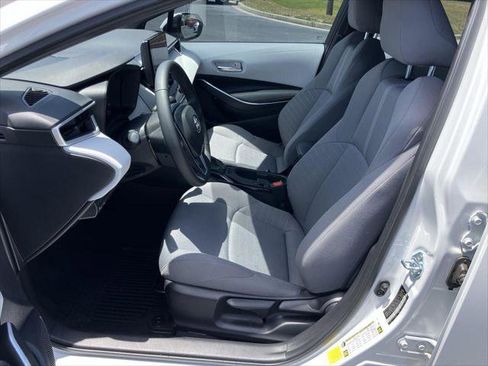 Certified 2025 Toyota Corolla SE w/ Convenience Package FWD image 12