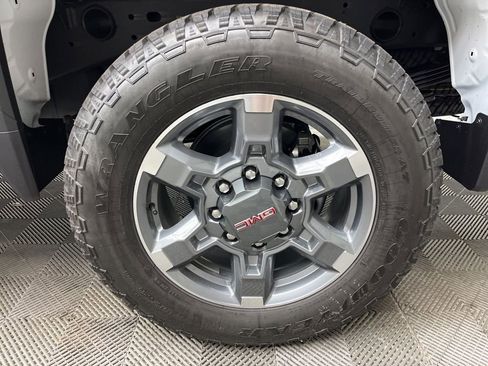 New 2026 GMC Sierra 2500 SLE AWD/4WD image 4