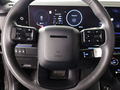 Used 2025 Hyundai Santa Fe Calligraphy image 3