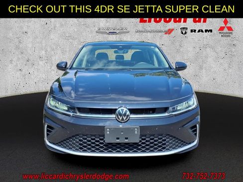 Used 2025 Volkswagen Jetta SE FWD image 2