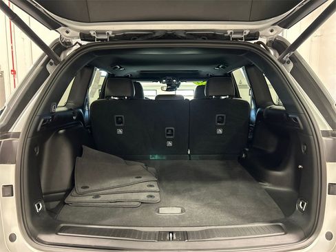 Used 2024 Jeep Grand Cherokee Altitude image 32