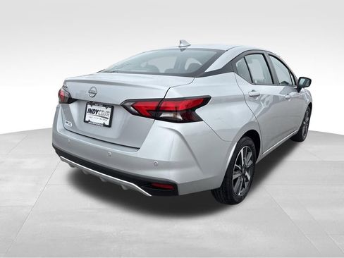 Used 2025 Nissan Versa SV FWD image 4