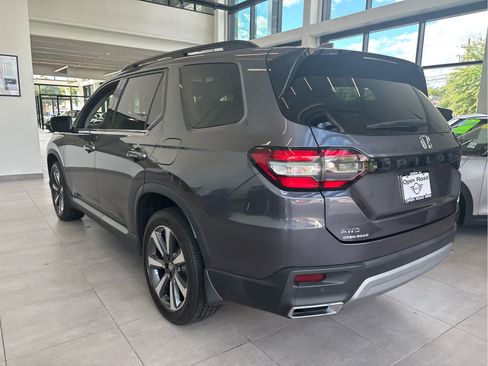 Used 2023 Honda Pilot Elite image 6