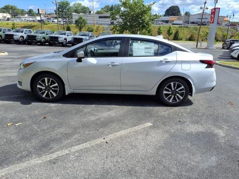 New 2025 Nissan Versa SV image 8
