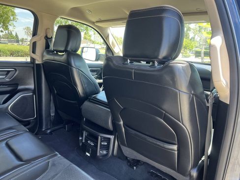 Used 2019 RAM 1500 Laramie AWD/4WD image 20