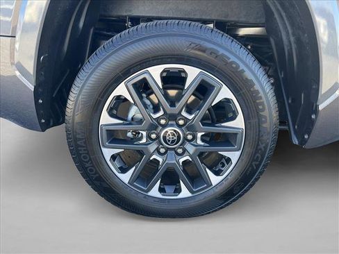 Used 2024 Toyota Tundra Limited image 9