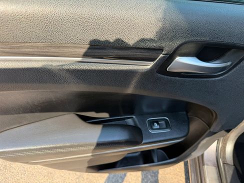 Used 2019 Chrysler 300 Touring w/ Sport Appearance Package RWD image 15