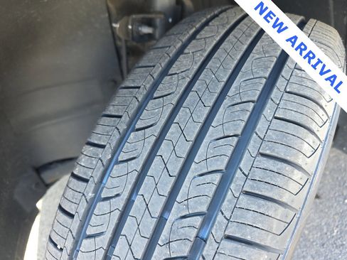 Used 2021 Kia Sorento S image 6