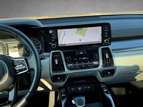 Used 2023 Kia Sorento S w/ Panoramic Sunroof Package FWD image 10