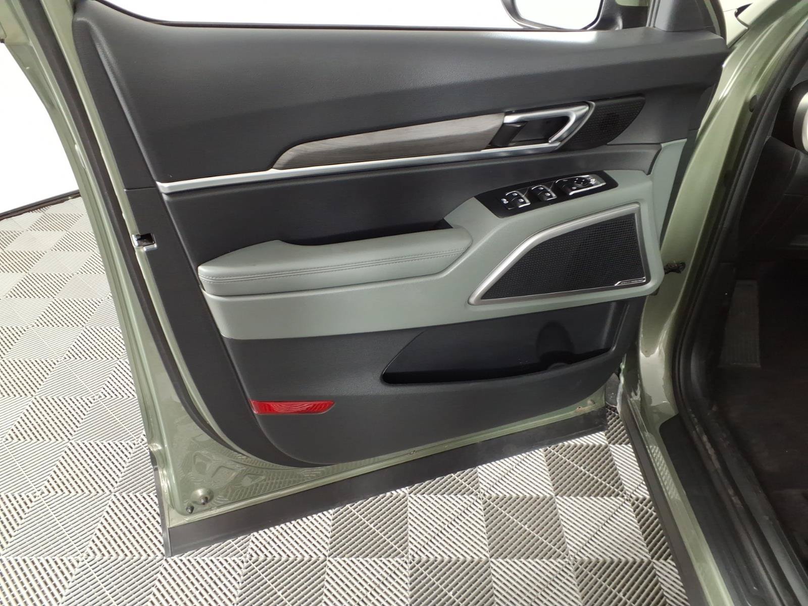 Used 2024 Kia Telluride EX X-Line AWD/4WD image 17
