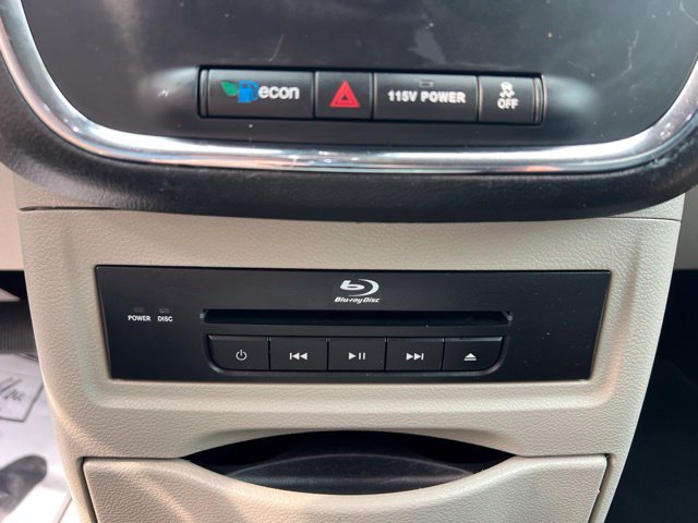 Used 2016 Chrysler Town & Country Touring-L w/ Driver Convenience Group FWD image 30