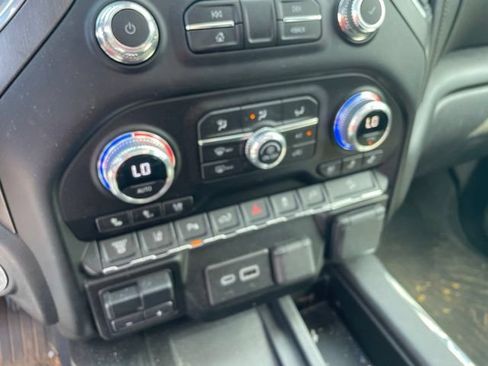 Used 2023 GMC Sierra 2500 AT4 w/ AT4 Preferred Package AWD/4WD image 21