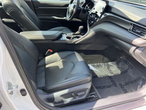 Used 2023 Toyota Camry XSE image 14
