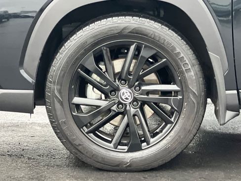 Certified 2024 Toyota Corolla Cross AWD Hybrid image 28