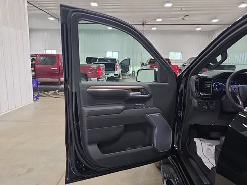 Used 2023 Chevrolet Silverado 1500 High Country w/ High Country Premium Package AWD/4WD image 24