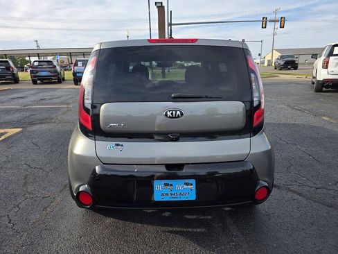 Used 2016 Kia Soul + FWD image 7