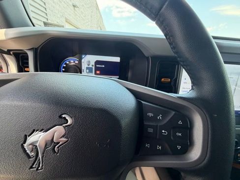 Used 2023 Ford Bronco Badlands w/ Sasquatch Package AWD/4WD image 41