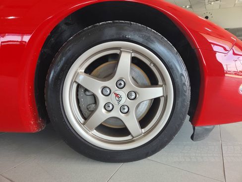 Used 2003 Chevrolet Corvette Coupe w/ Preferred Equipment Group RWD image 9