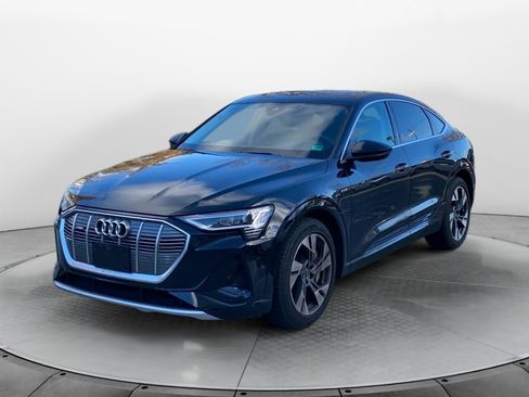 Used 2022 Audi e-tron Premium Plus image 3