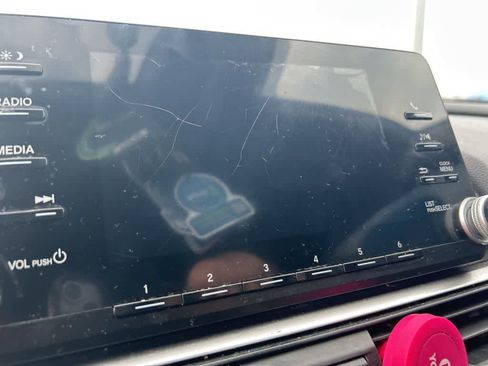 Used 2018 Honda Accord LX image 3