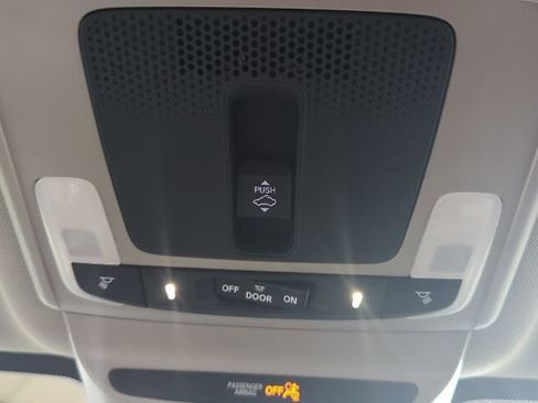 New 2026 Honda HR-V EX-L image 23