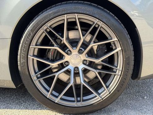 Used 2022 Chevrolet Corvette Stingray Premium Conv w/ Z51 Performance Package image 18