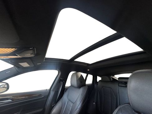 Used 2019 BMW X4 M40i image 11