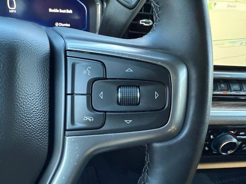 Used 2025 Chevrolet Silverado 1500 LT AWD/4WD image 19