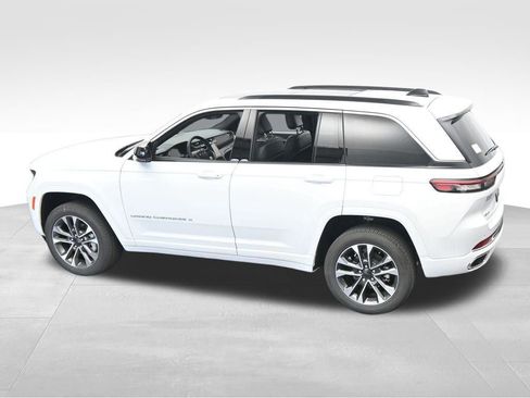 Used 2024 Jeep Grand Cherokee Overland image 44